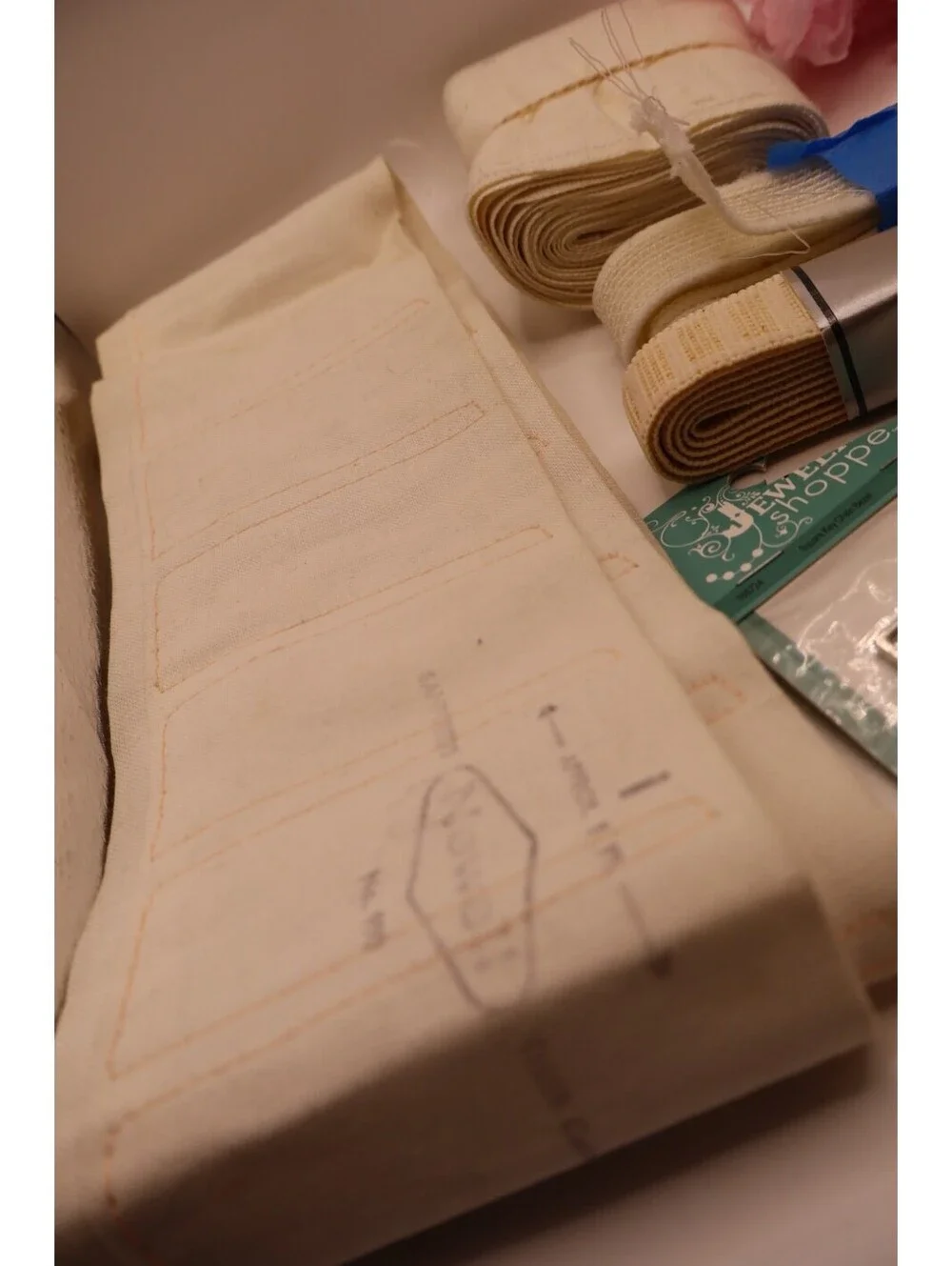 Vintage Sewing accessories:Notions Kit with Canvas Straps,et